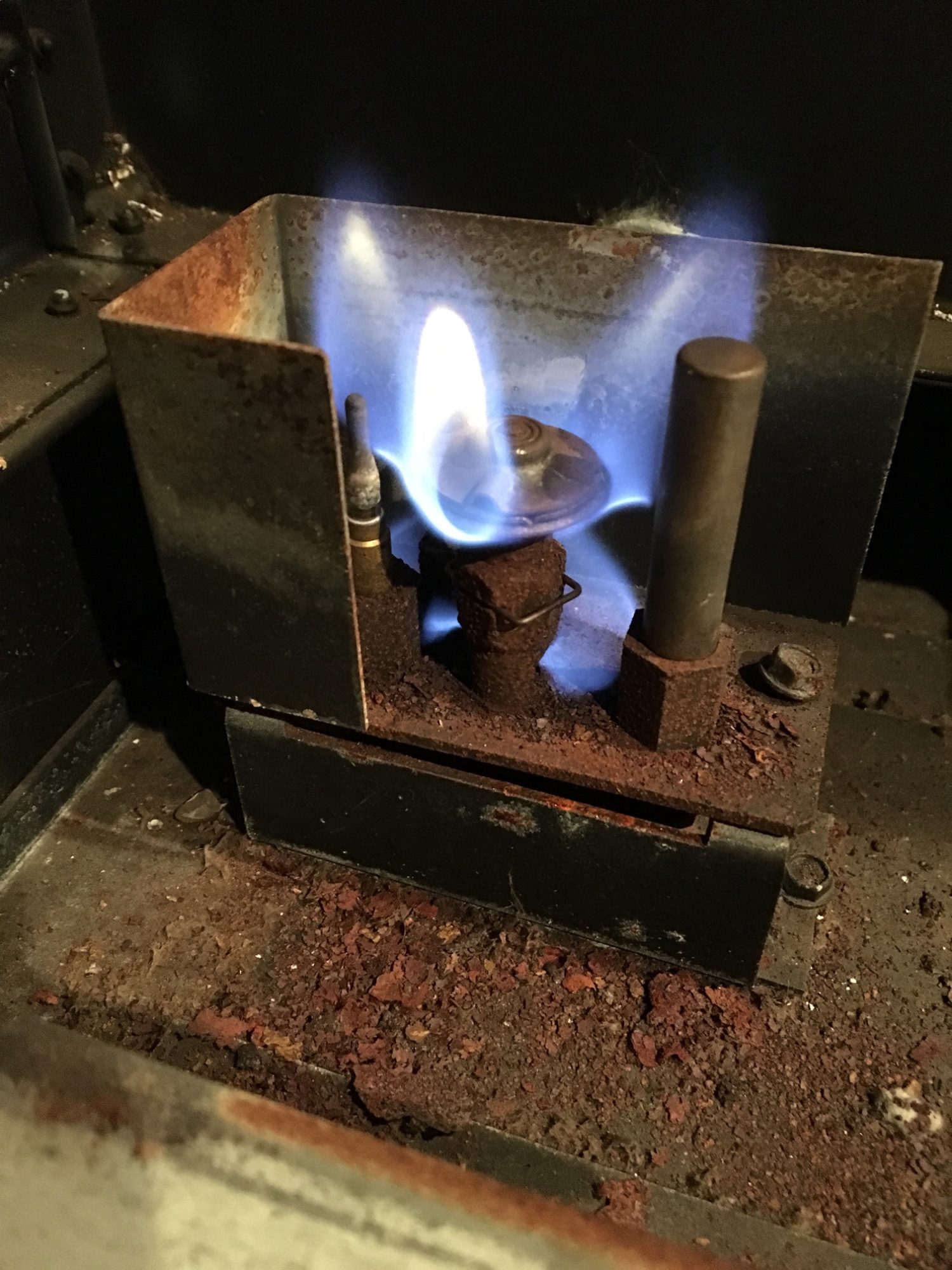 My Pilot Stays Lit But Eventually Goes, Is It Safe To Keep Pilot Light On Gas Fireplace Uk